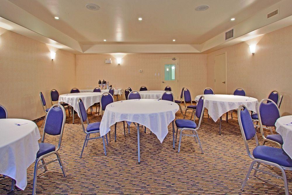 Holiday Inn Express Yorkton East By Ihg Eksteriør bilde
