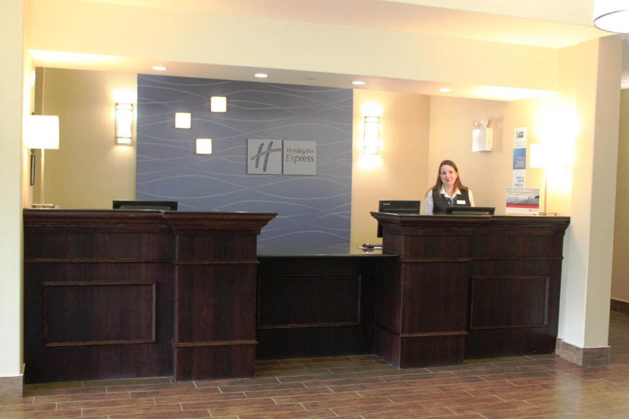 Holiday Inn Express Yorkton East By Ihg Eksteriør bilde